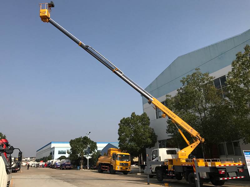 24米混合臂高空作业车.jpg
