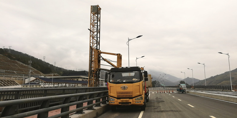20米桁架式桥梁检测车.jpg